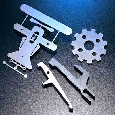 OEM مخصصة عالية الجودة الألومنيوم الفولاذ المقاوم للصدأ ورقة المعدن تصنيع ليزر قطع قطع المعادن قطع & خدمات لحام