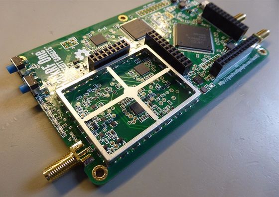 بطاقات بطاقات الأقراص الصفيحة اللاسلكية اللاسلكية اللاسلكية المستوى 5G الحماية الحالات EMI غطاء لإنحناء الصفحة المعدنية تصنيع المنتج